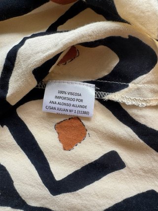 Camisa Verano Estampada Beige y Negro.