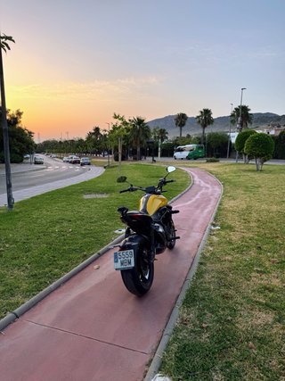 Zontes V310 Negra y Amarilla