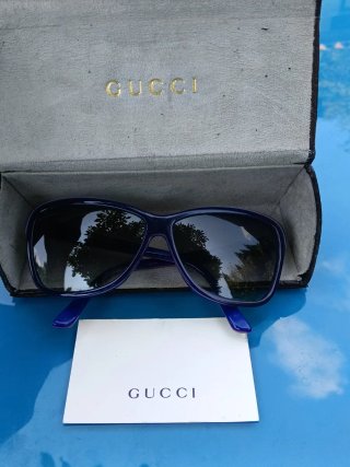 Occhiali da sole Gucci blu e viola