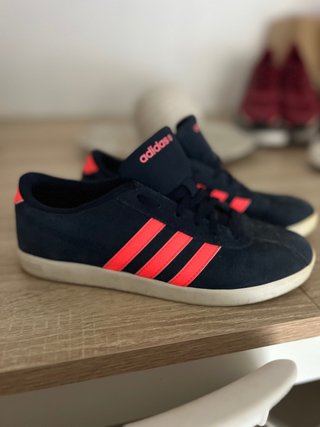 Zapatillas Adidas Azul y Rojo
