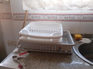 Escurridor de platos blanco