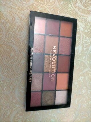 Lotto makeup e skincare Douglas, Essence, Revoluti