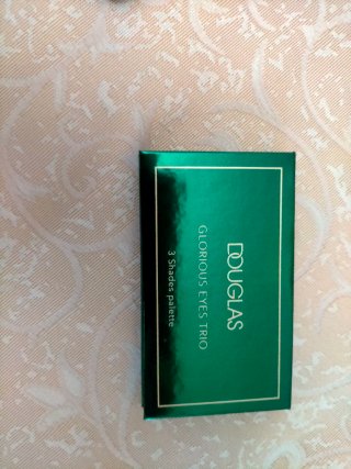Lotto makeup e skincare Douglas, Essence, Revoluti