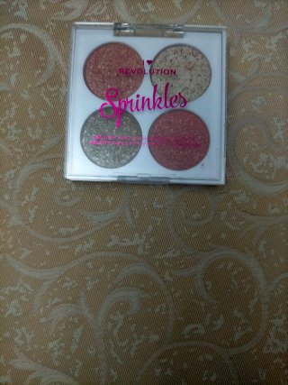 Lotto makeup e skincare Douglas, Essence, Revoluti