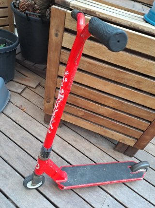 Patinete rojo Decathlon