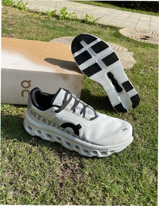 Zapatillas On Cloudmonster Blancas Talla 39