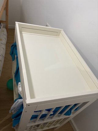 Cambiador de bebé blanco