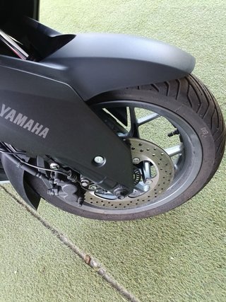 Yamaha XMAX 125 Maxi Scooter TECH MAX