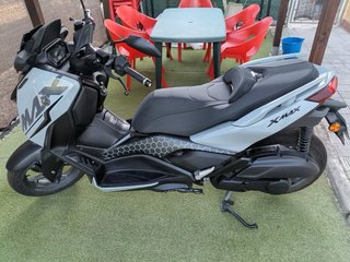 Yamaha XMAX 125 Maxi Scooter TECH MAX
