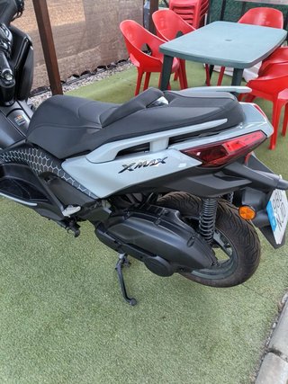 Yamaha XMAX 125 Maxi Scooter TECH MAX