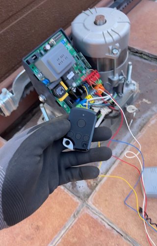 reparación puerta corredera persiana motor