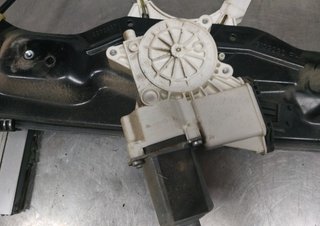 Elevalunas delantero opel 399891 13193232rh astra