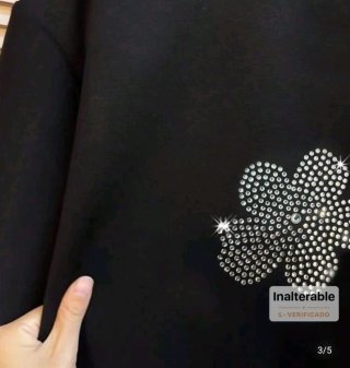 Camiseta Shein Negra Flores Strass Talla 4XL NUEVA