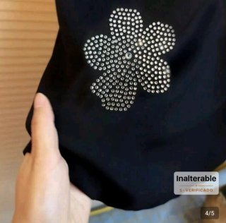 Camiseta Shein Negra Flores Strass Talla 4XL NUEVA
