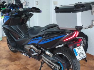 Kymco Ak550 Maxi Scooter Negra/Azul