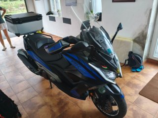 Kymco Ak550 Maxi Scooter Negra/Azul