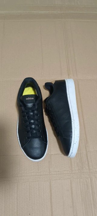 Zapatillas Adidas Negras y Blancas Originales