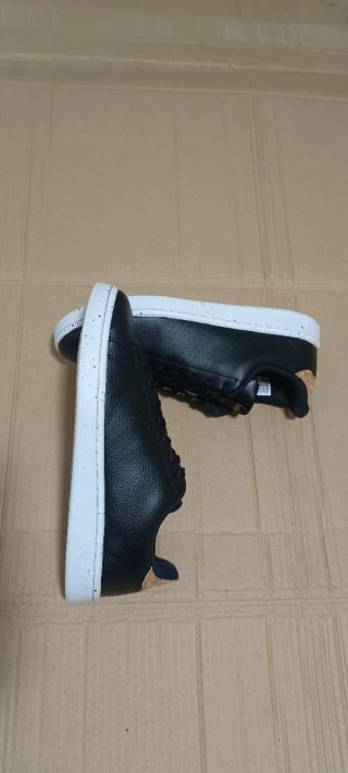 Zapatillas Adidas Negras y Blancas Originales
