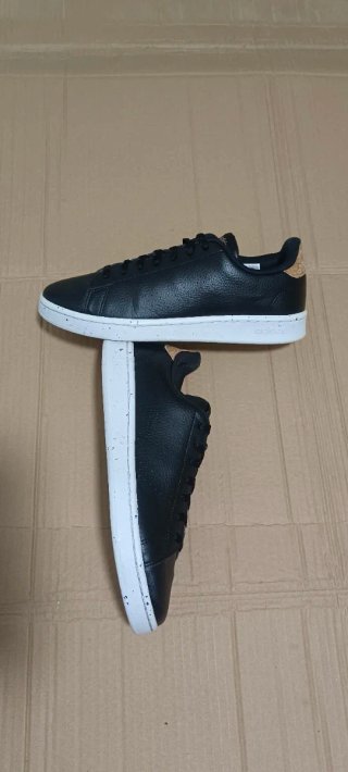 Zapatillas Adidas Negras y Blancas Originales