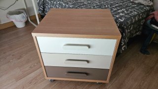 Cajonera con ruedas