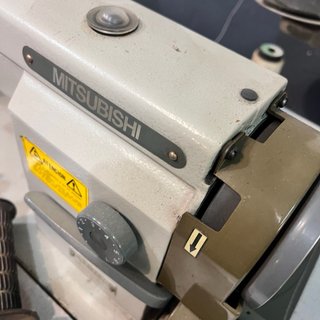 Máquina de coser industrial Mitsubishi
