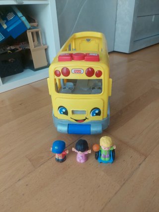 Autobús Little People con 3 muñecos