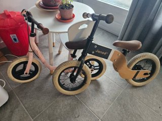 Bicicleta de equilibrio Janod y Btwin para niños