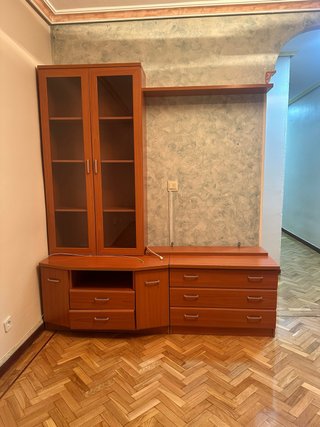 Mueble de salón madera y cristal