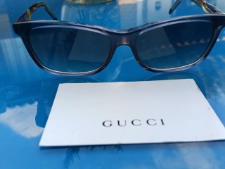 Occhiali da sole Gucci neri e blu