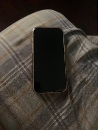 iPhone 17 Pro Max Naranja con Accesorios