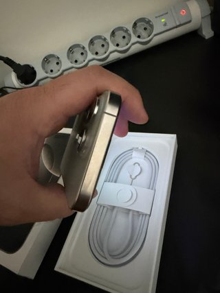 iPhone 16 Pro Natural Titanium 128GB com Oferta