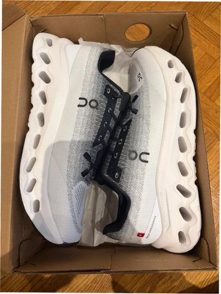 On Cloudmonster Talla 40 Negro Blanco