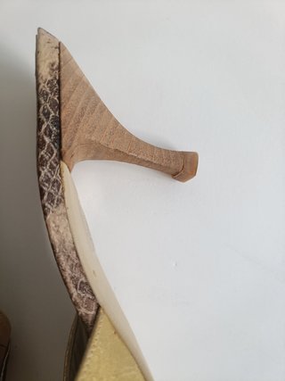 Sandalias Maridel Mules Y2K Oro Serpiente