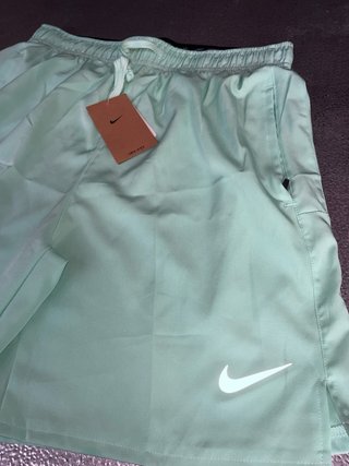 Pantalón corto deportivo Nike color verde azulado