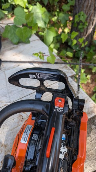 Motosierra Echo para poda en altura 2511