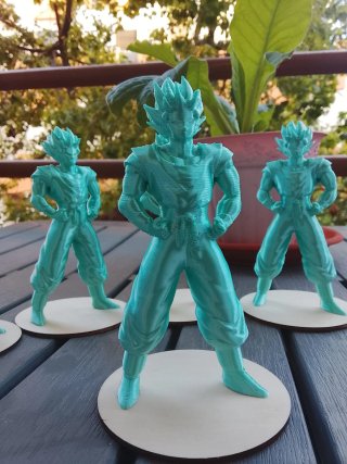 Figura Goku Impresa 3D