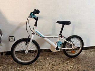 Bicicleta infantil Btwin blanca