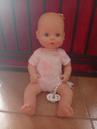 Muñeco Nenuco con chupete