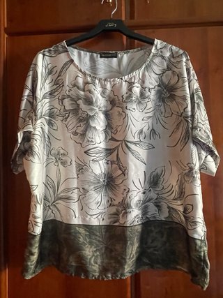 Conjunto Blusa y Falda Elegante