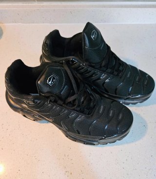 Nike TN Air Max Plus Triple Black Talla 42