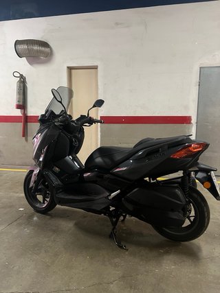 Yamaha XMAX 300 Tech MAX Gris
