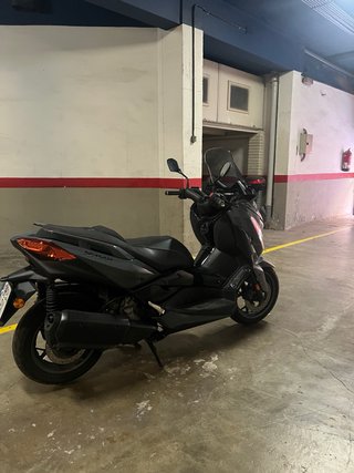Yamaha XMAX 300 Tech MAX Gris