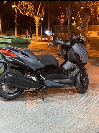 Yamaha XMAX 300 Tech MAX Gris