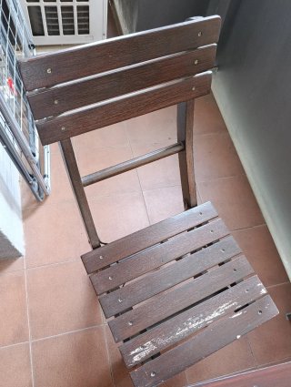 Conjunto mesa y sillas de madera