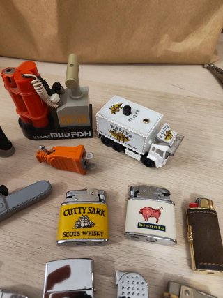 Lote de 14 mecheros retro variados