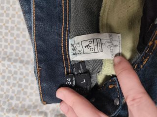 Pantalón y guantes