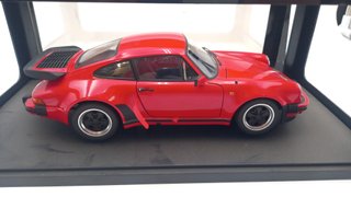 AA77982U Autoart Porsche 911 3.3 Turbo 1/18, conf