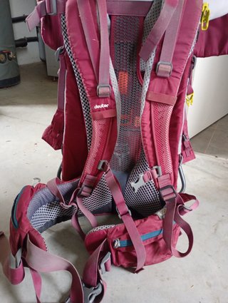Seggiolino da trekking per neonati Deuter