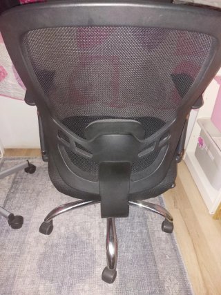 Silla de oficina giratoria negra