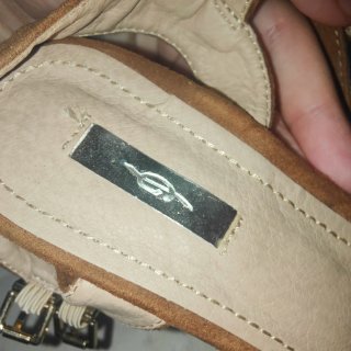 Sandalias de verano con flecos y pedrería